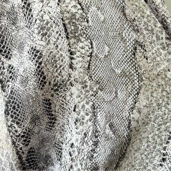 The Limited snakeskin print wrap dress - Picture 9 of 12